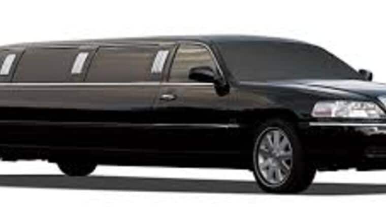 8 Passenger Black Town Car Limousine | Rental