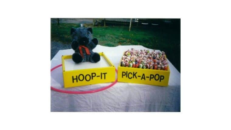 Hoop It / Pick A Pop Carnival Game | Rental