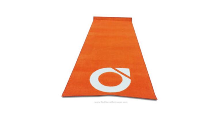 Aisle Runner | CUSTOM COLOR Carpet | 6′ x 10′ (Artist Inlay) | Rental