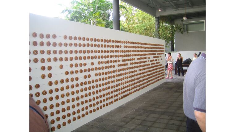 8′ x 20′ White Wood Donut Wall | Rental
