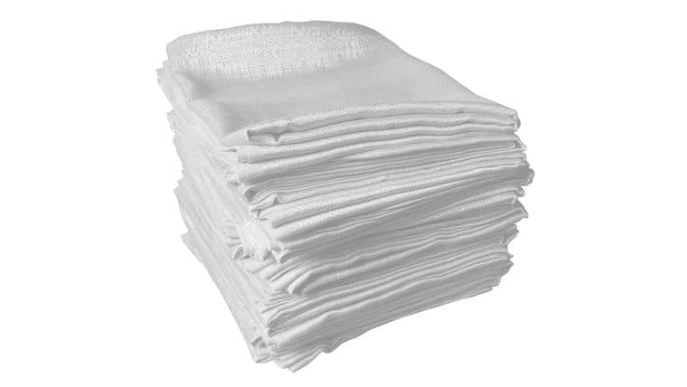 20′ x 4′ Snow White Banjo Drape | Rental