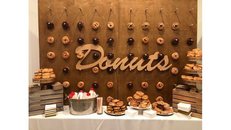 8′ x 8′ Wood Donut Wall | Rental
