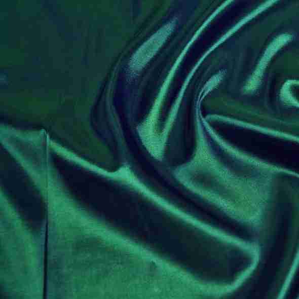 Taffeta (Solid) Table Runner in Hunter Green 062 | Rental