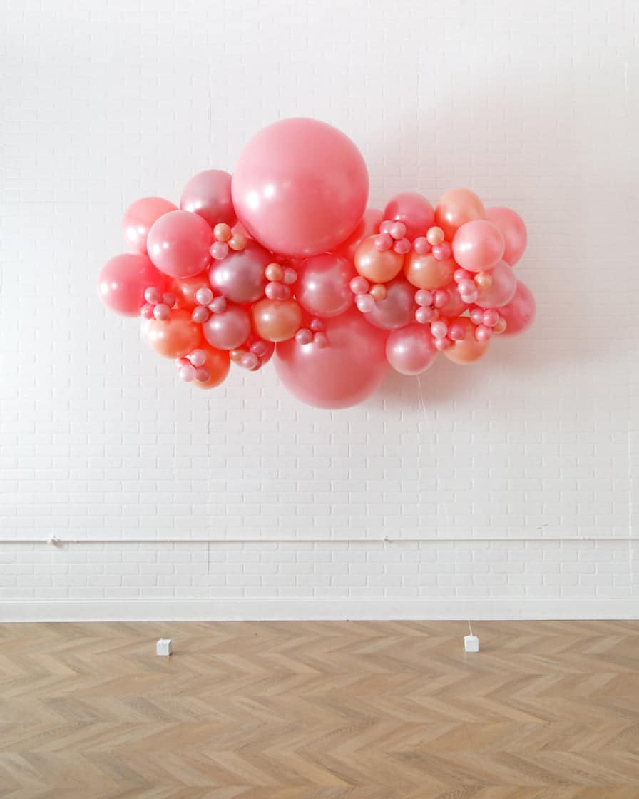Rosé Bubbles – Balloon Floating Piece | Rental