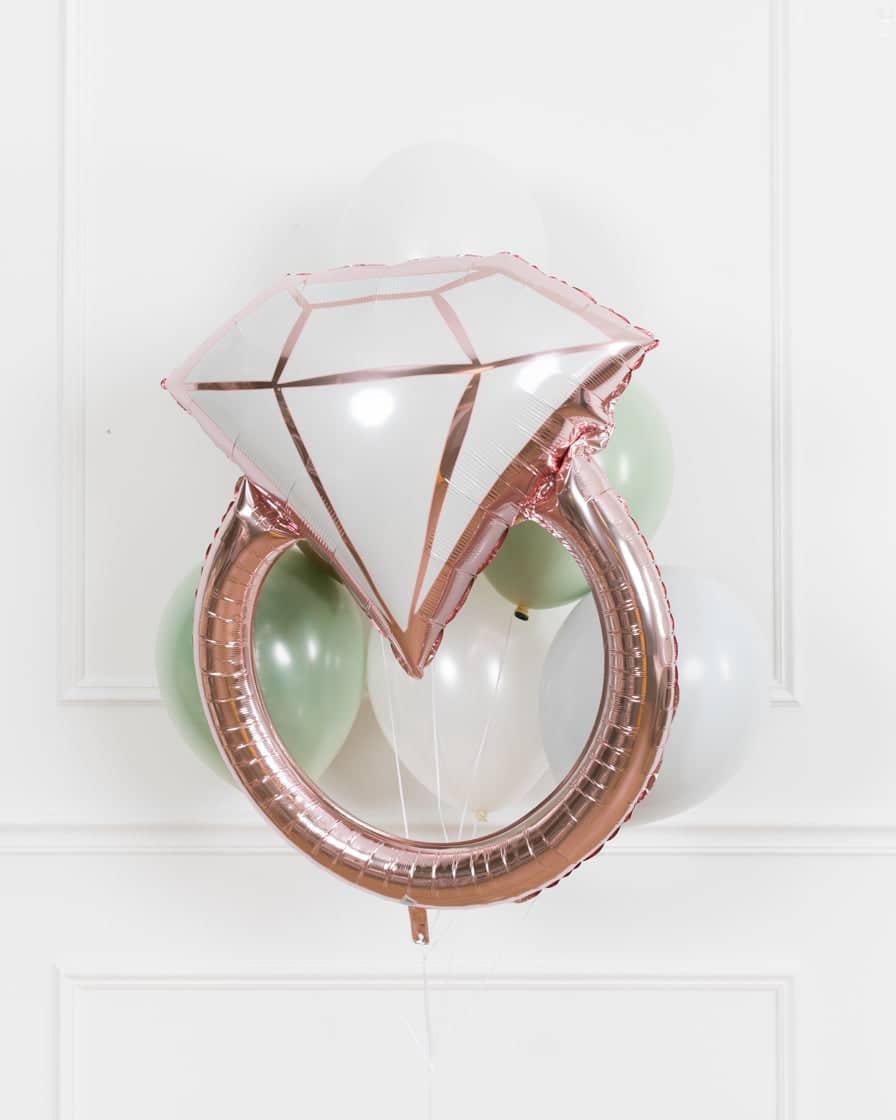 Sicilian Sips  – Diamond Ring and 11in Balloons – bouquet of 7 | Rental