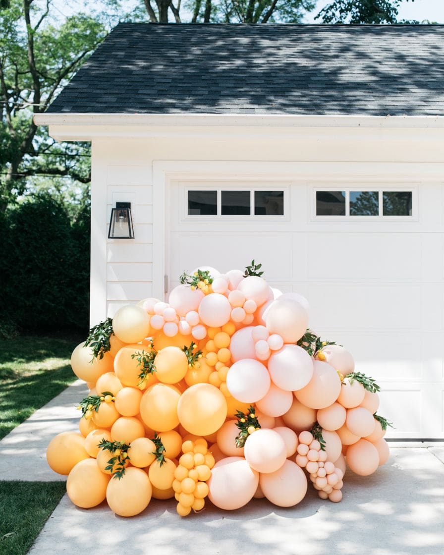 OUTDOOR – Bridal – Freestanding Balloon Piece with Greenery | Purchase OUTDOOR – Bridal – Freestanding Balloon Piece with Greenery | Purchase