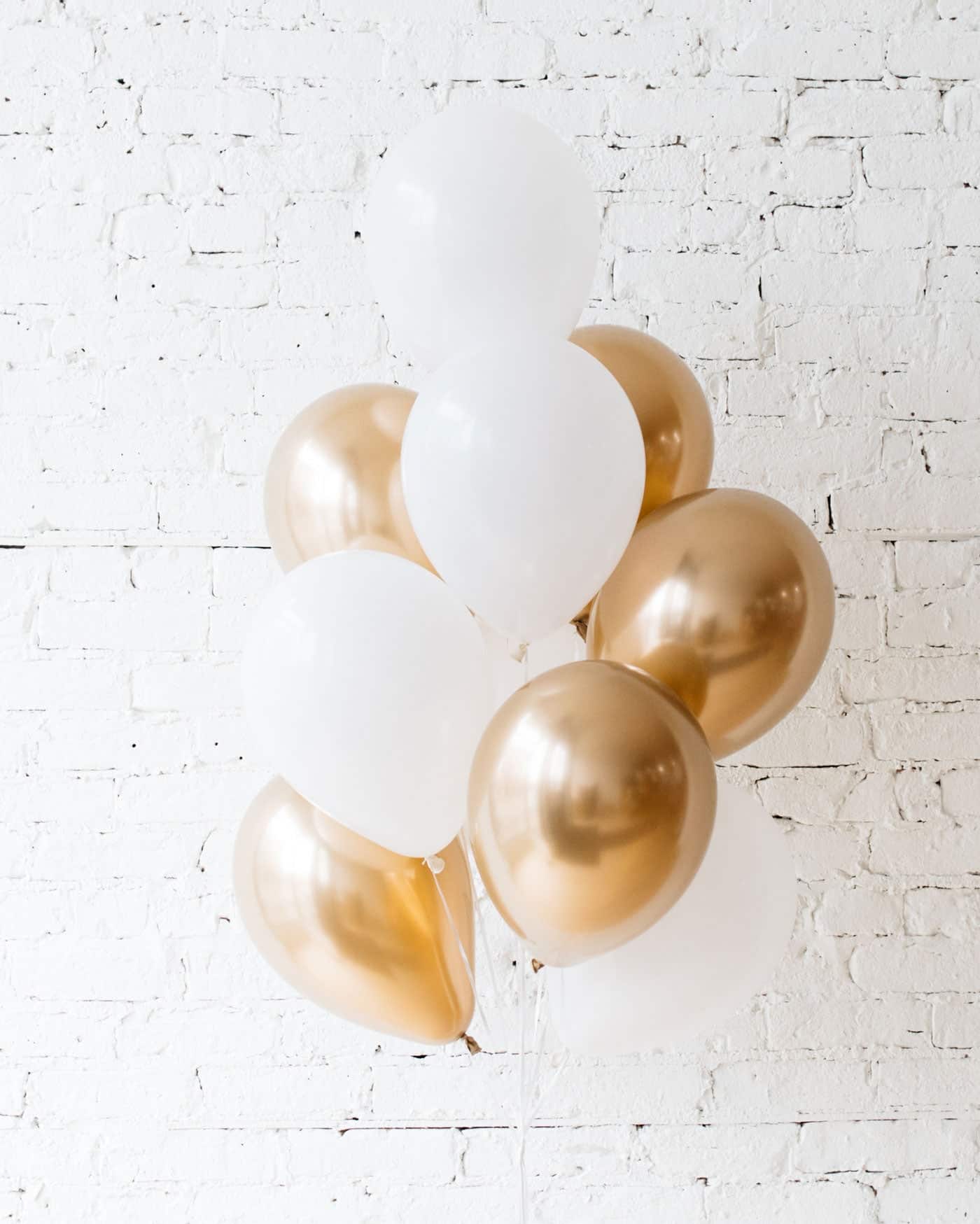 White and Gold 11in balloons – bouquet of 10 | Rental